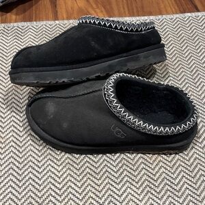 UGG Black Suede Slip-On Shoes Size: Women’s 9